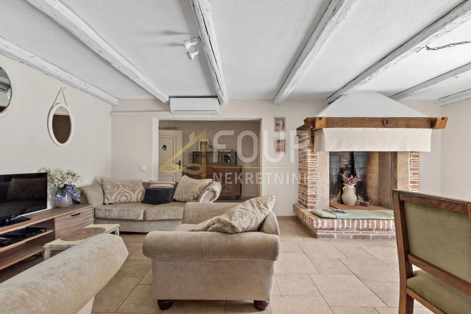 istra, poreč, šarmantna kuća s bazenom, 180m2 - slika 2