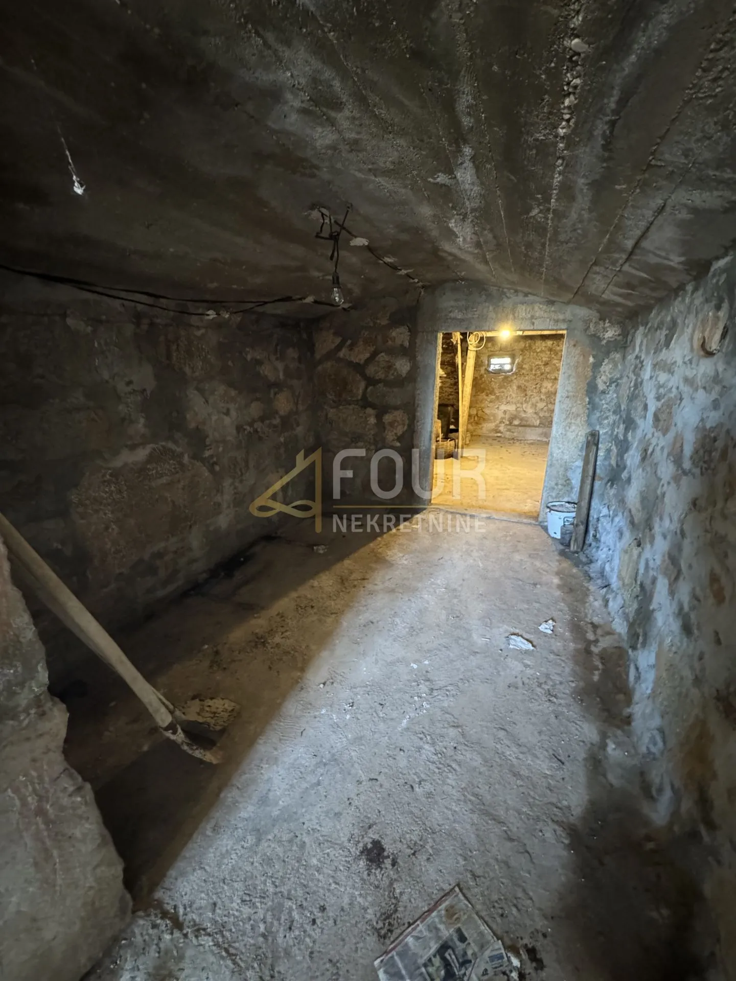 otok krk, milohnići, kuća s garažom, 278.23m2 - slika 19
