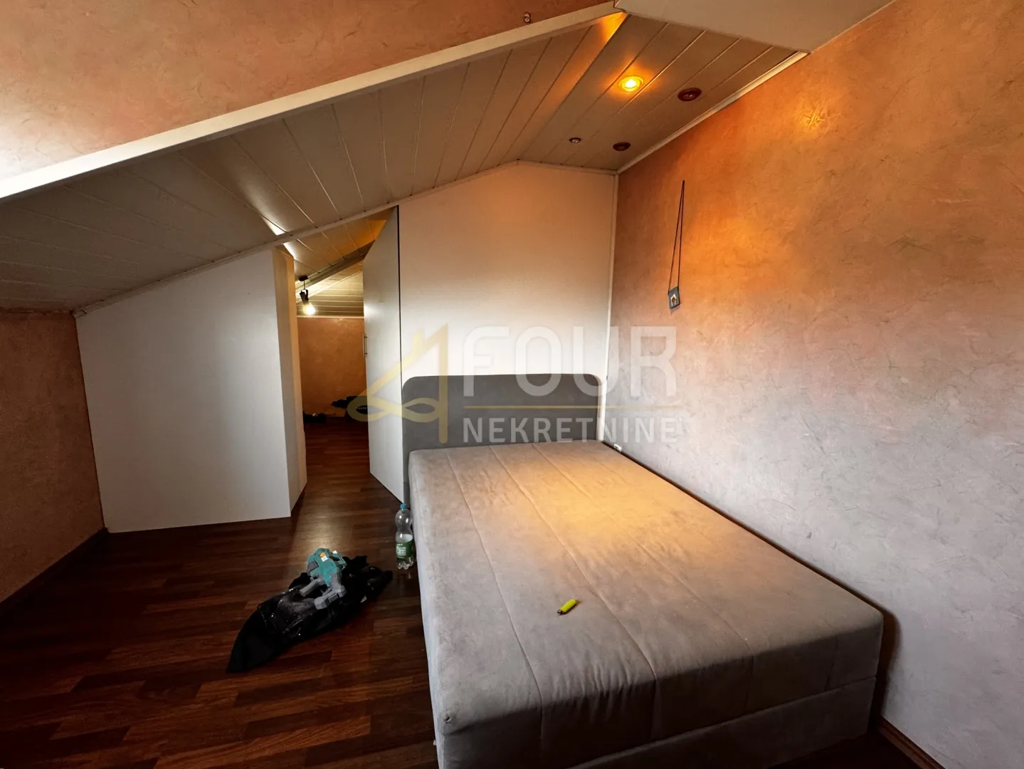 kastav, dvojna kuća, 300m2 - slika 16