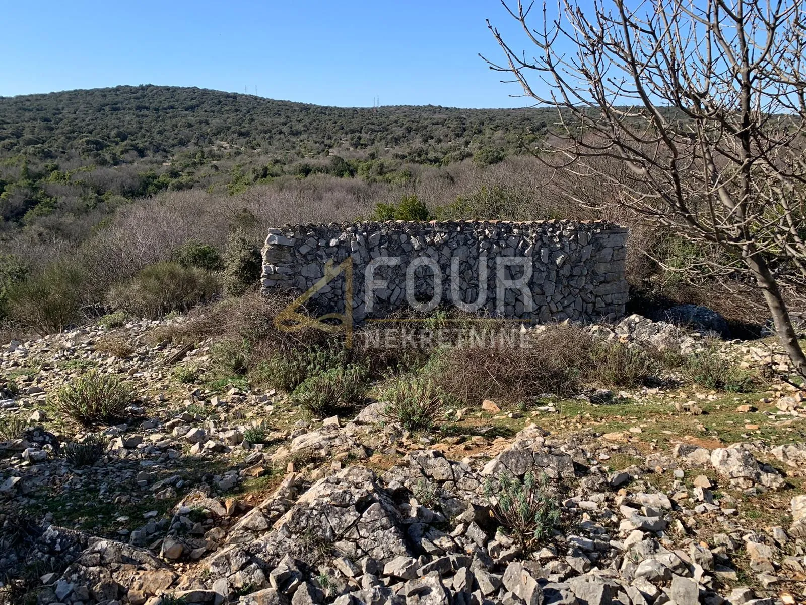 ustrine, poljoprivredno zemljište 4.600m2 - slika 3