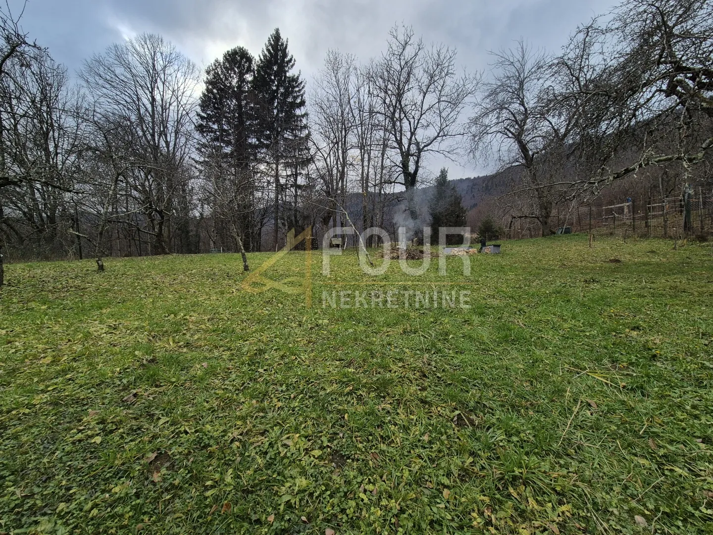 gorski kotar, okolica delnica, dvije kuće - slika 20