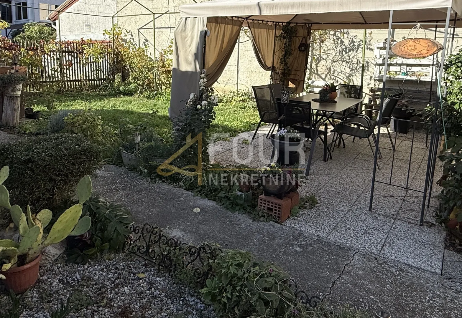 zagreb, trešnjevka, kuća s 2 stana, garažom i okućnicom - slika 19