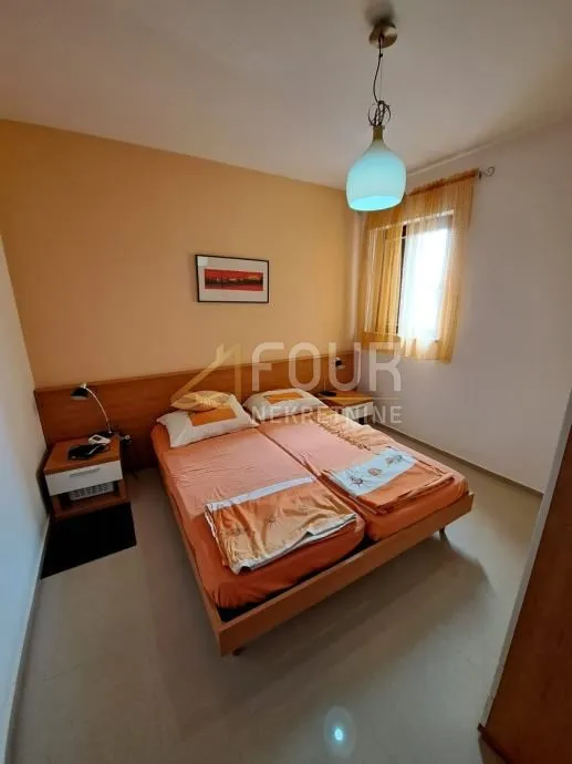 otok krk, kornić, 96.86m2, 3s+db, terase - slika 8