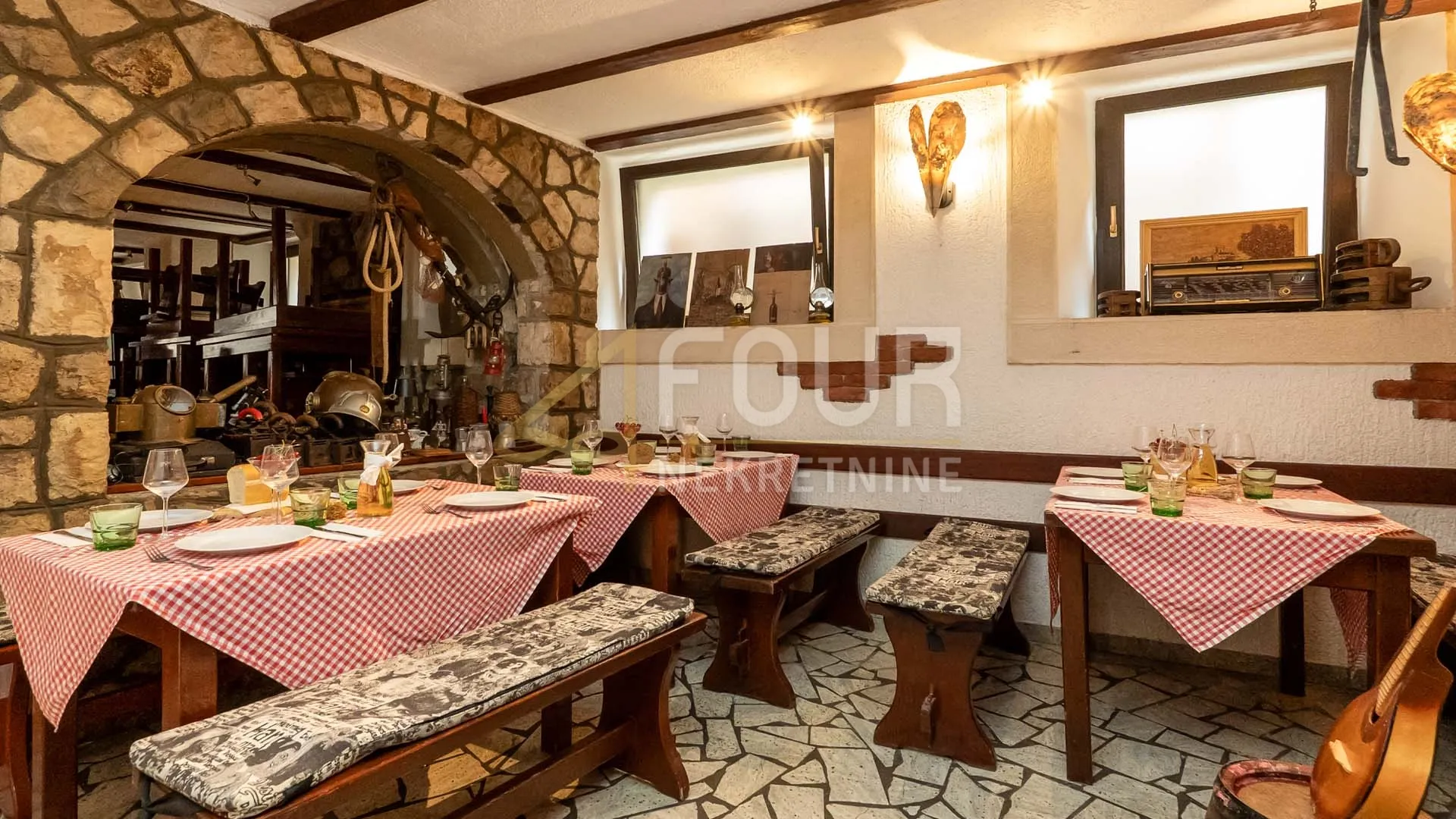 otok cres, grad cres, kuća - restoran + apartmani + stan - slika 2
