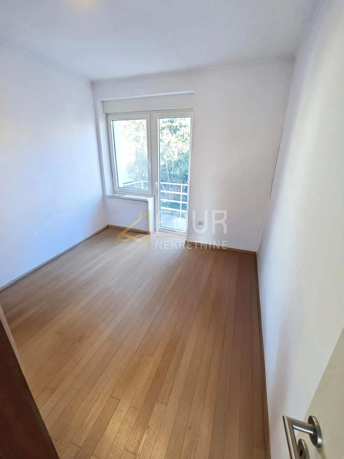 crikvenica, 52m2, 2skl, 2 balkona, 150m od mora - slika 2