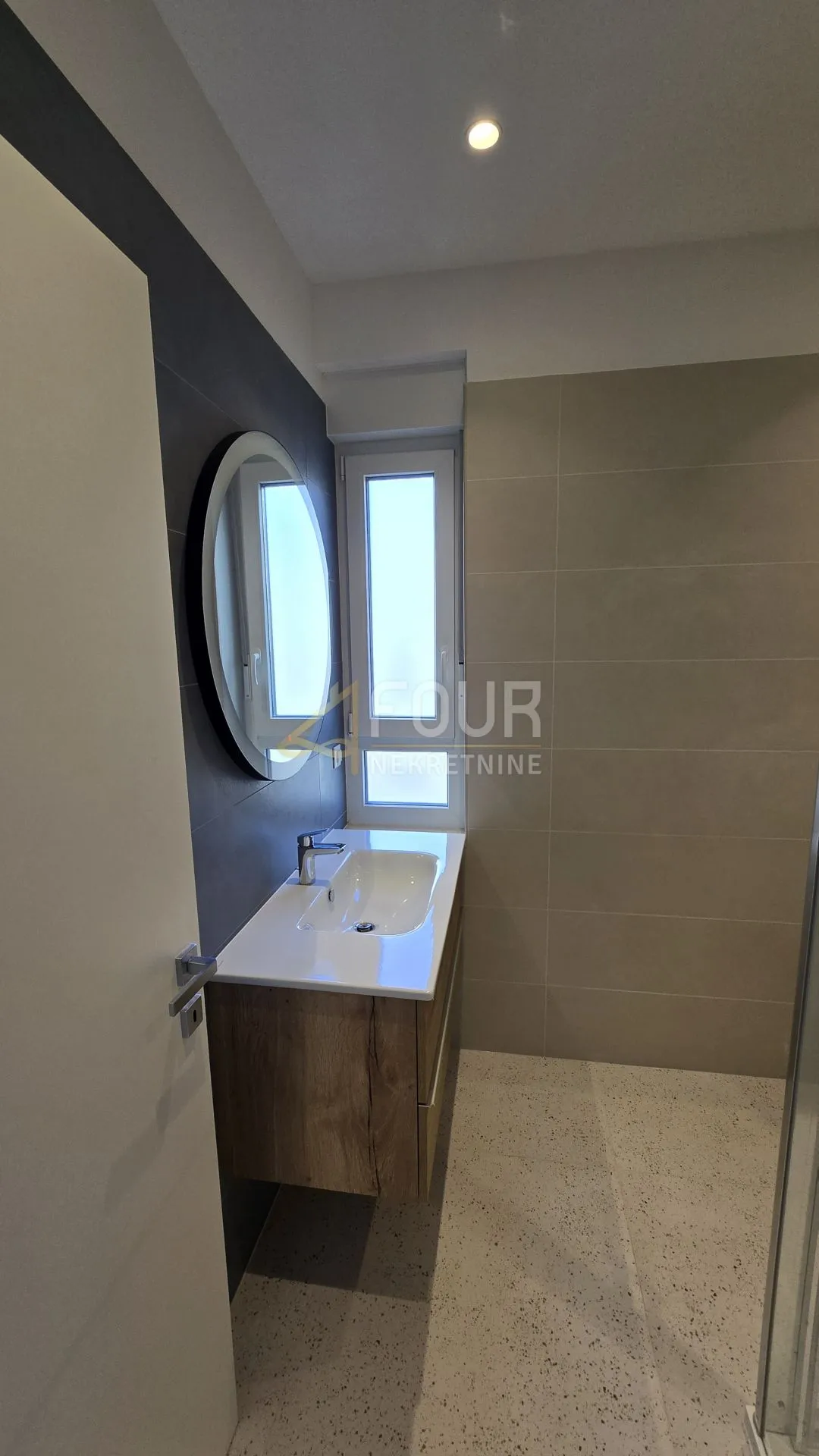 rijeka, vojak, 97m2, 3skl, balkon - slika 20