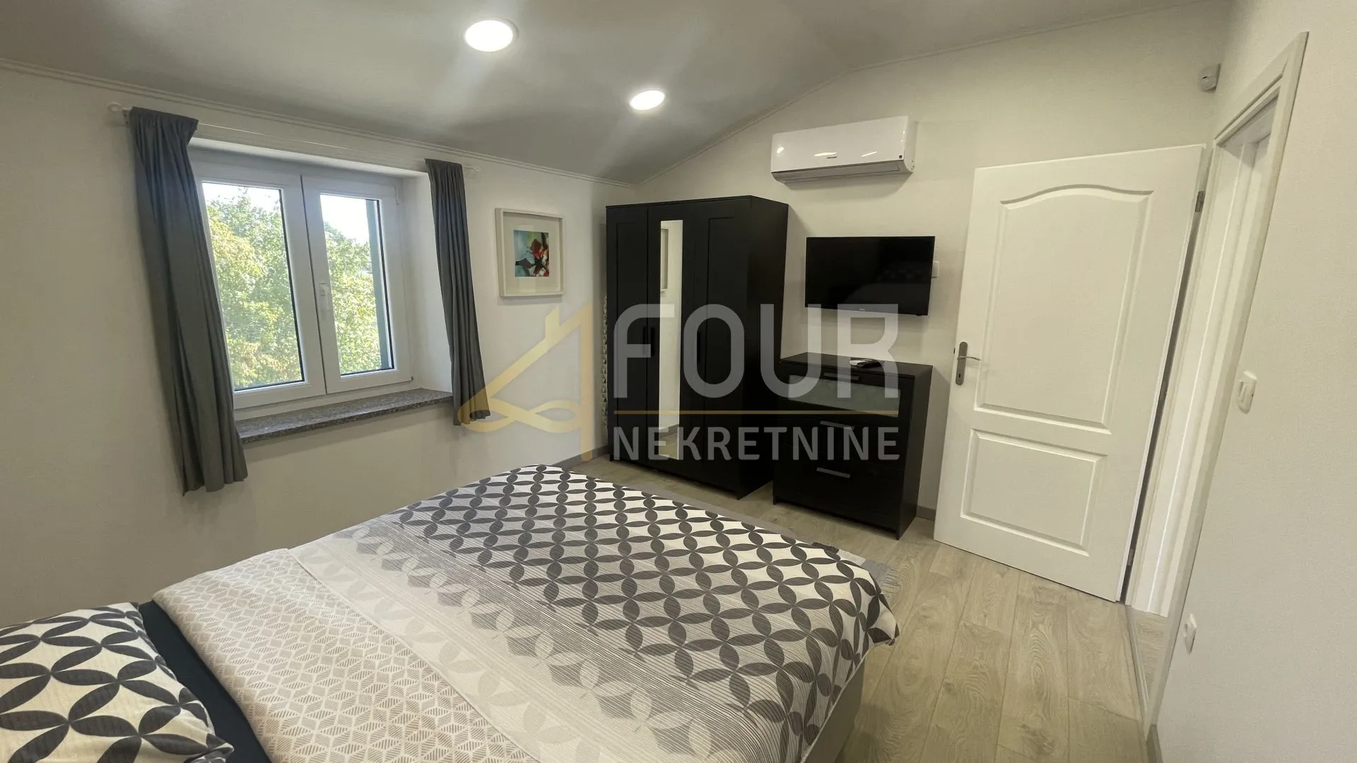 istra, poreč, kamena vila s bazenom - slika 35