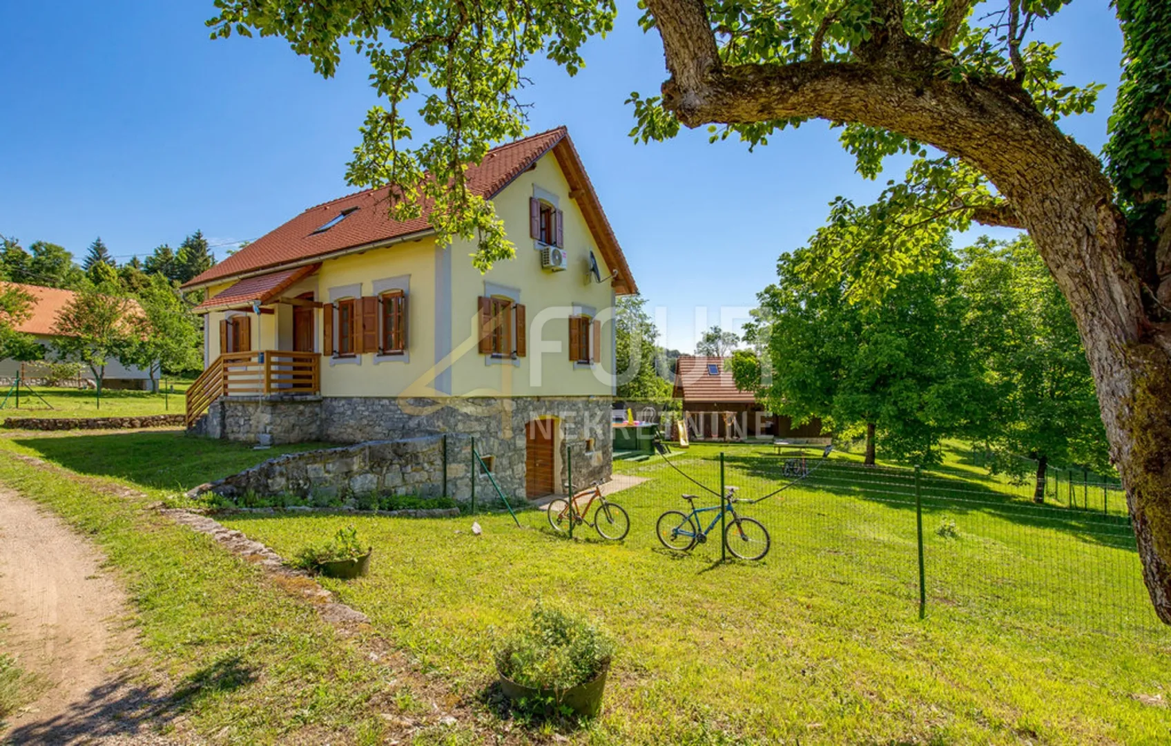 gorski kotar, brod moravice, kuća s bazenom - samo kod nas ! - slika 2