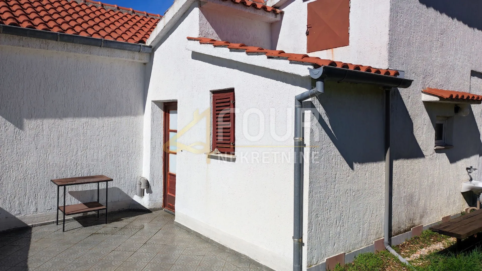 jadranovo, samostojeća kuća s 3 apartmana - slika 28