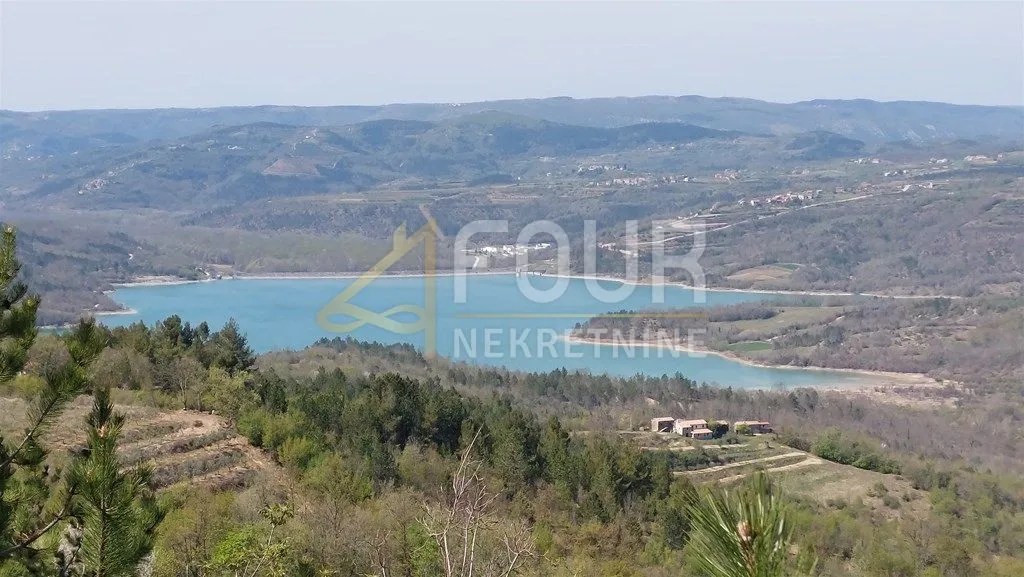 istra, pazin, zemljište 1.747m2 s pogledom na jezero - slika 8