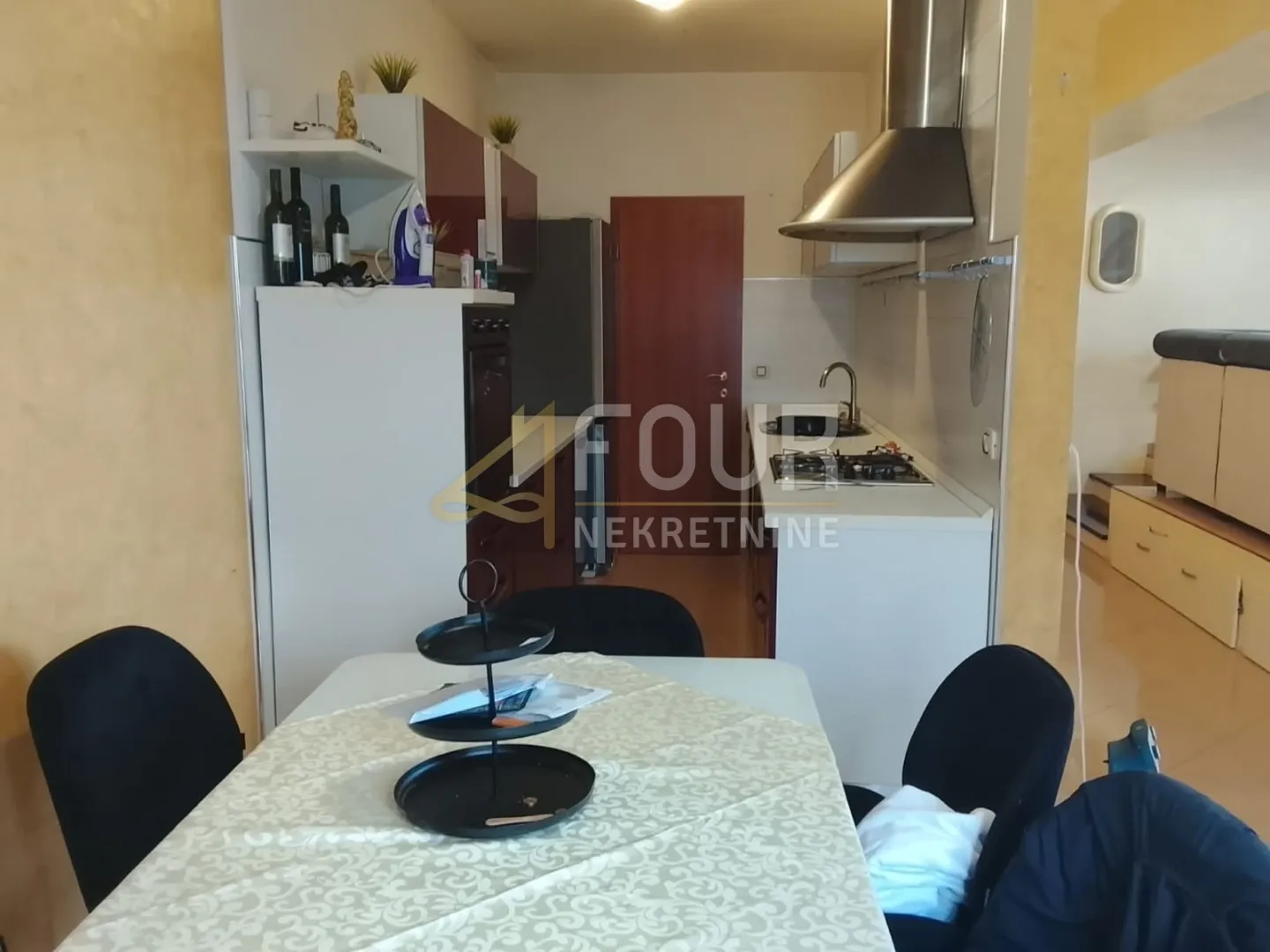 kastav, dvojna kuća, 300m2 - slika 11