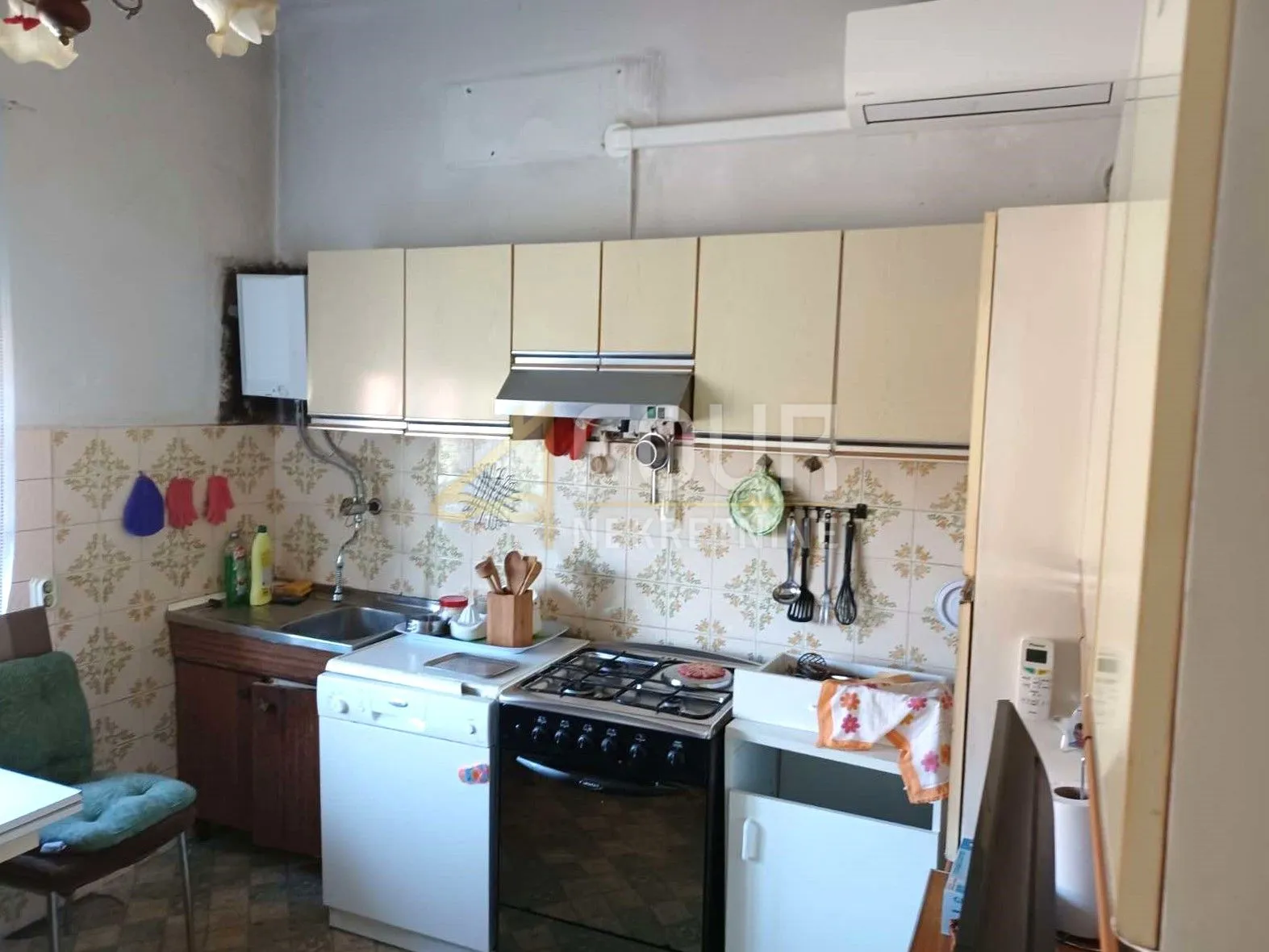 rijeka, banderovo, kuća s dva stana i pomoćnim objektom - slika 4