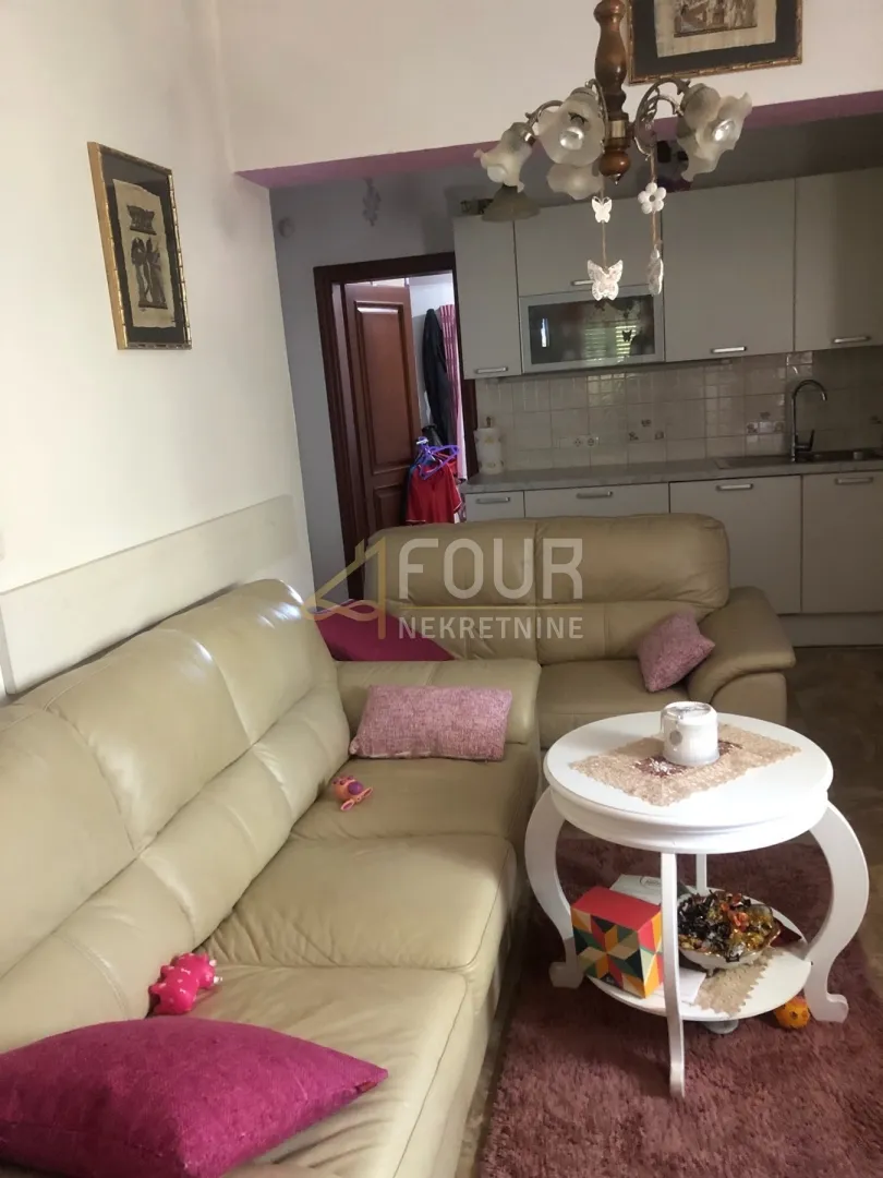 otok cres, valun, kuća s 2 stana, 180m2 - slika 4