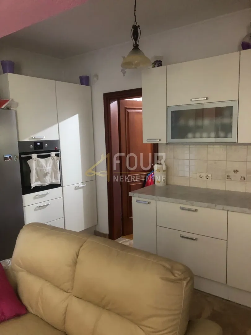 otok cres, valun, kuća s 2 stana, 180m2 - slika 7