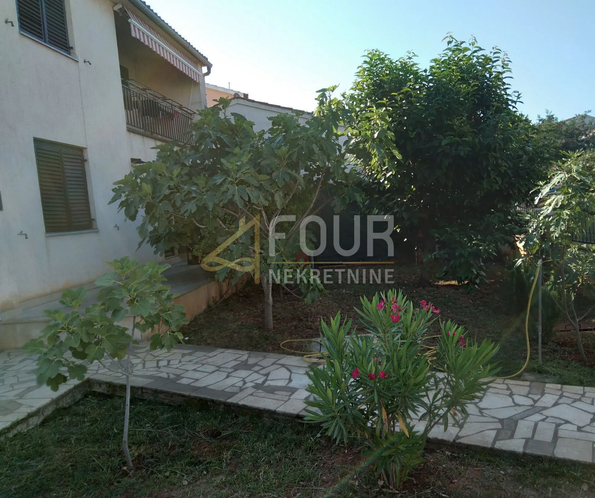 istra, fažana, kuća + 2 poslovna prostora + apartman - slika 5