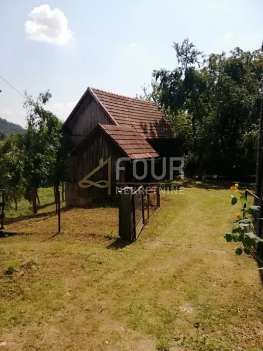 gorski kotar, brod moravice, samostojeća kuća 120m2, okućnica - slika 4