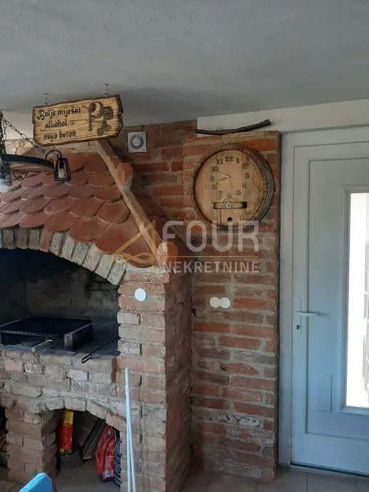 otok krk, okolica dobrinja, kuća s bazenom - slika 14