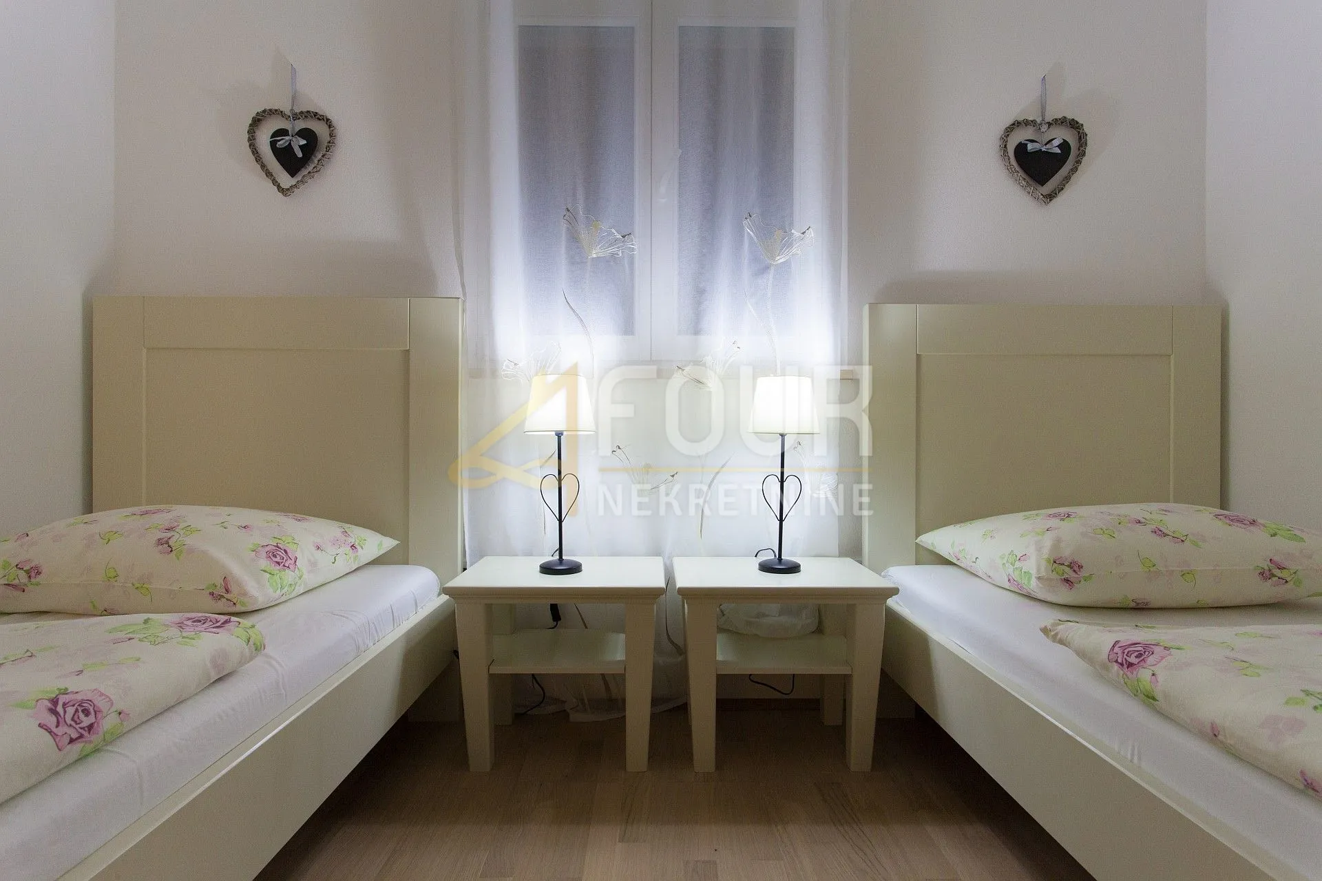 otok krk, dobrinj, prekrasna kuća s 3 stana i bazenom - slika 14