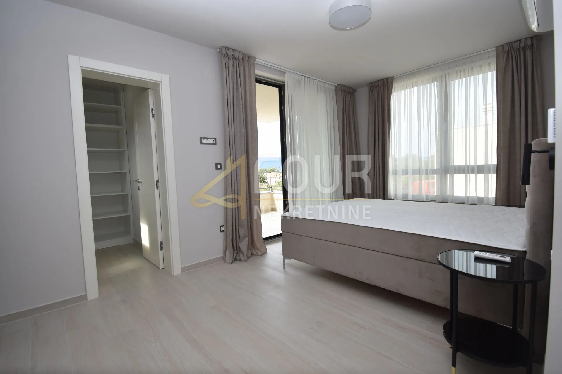 otok krk, malinska - okolica, moderna vila s bazenom - slika 21