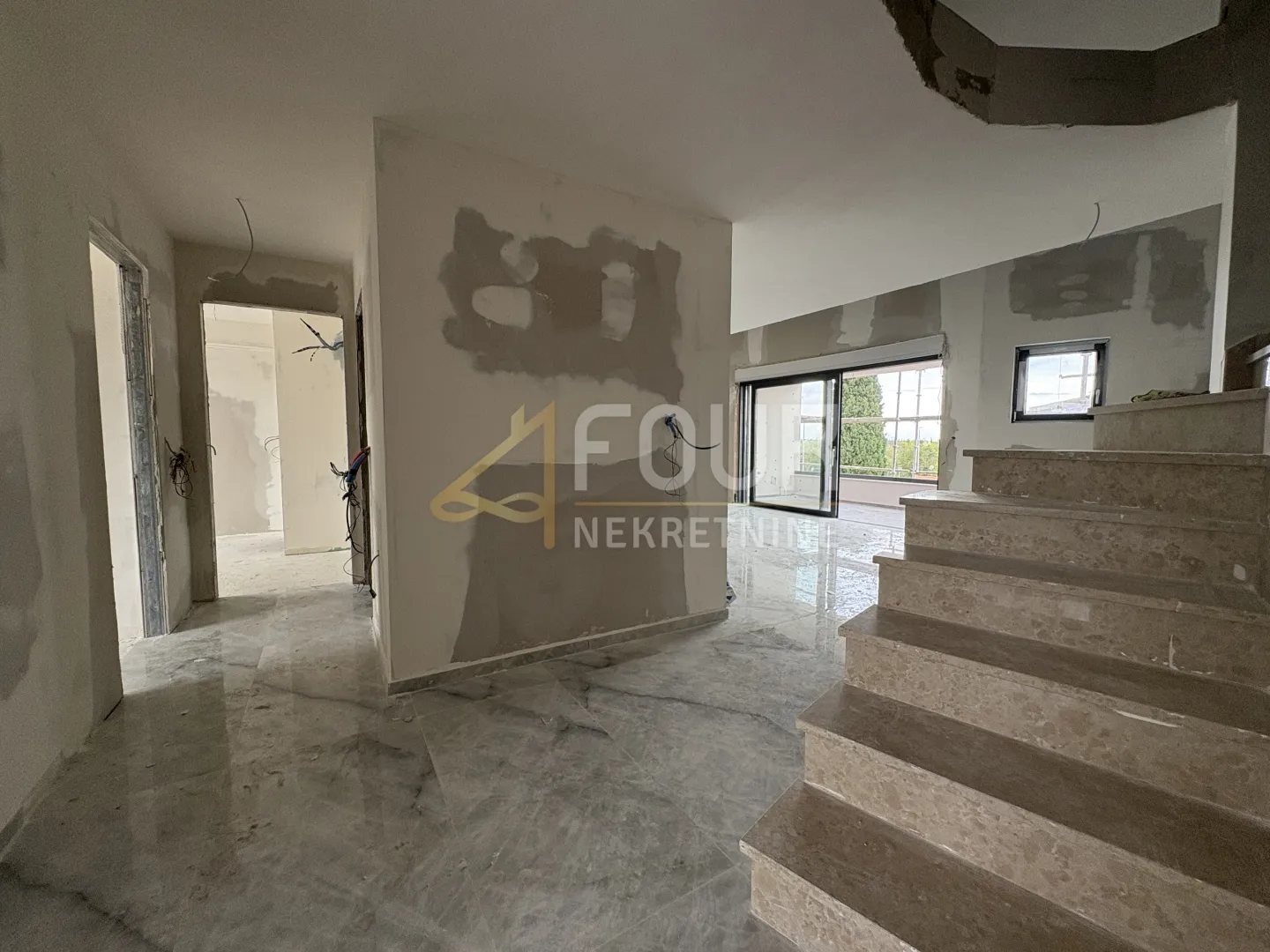 Istra, Fažana, novogradnja, 138.81m2, stan s galerijom, lođa