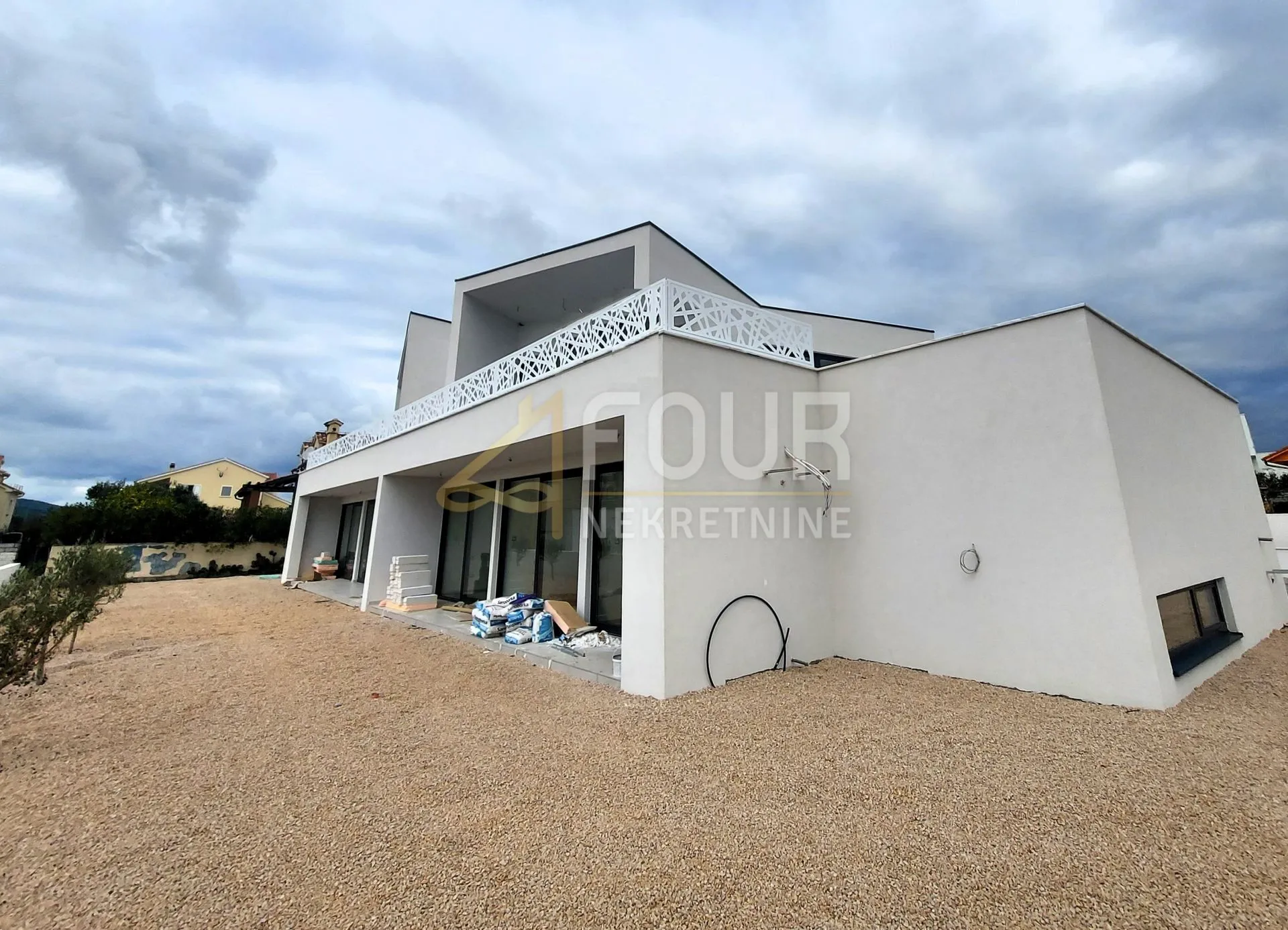 dalmacija, vodice, moderna novogradnja s bazenom - slika 30