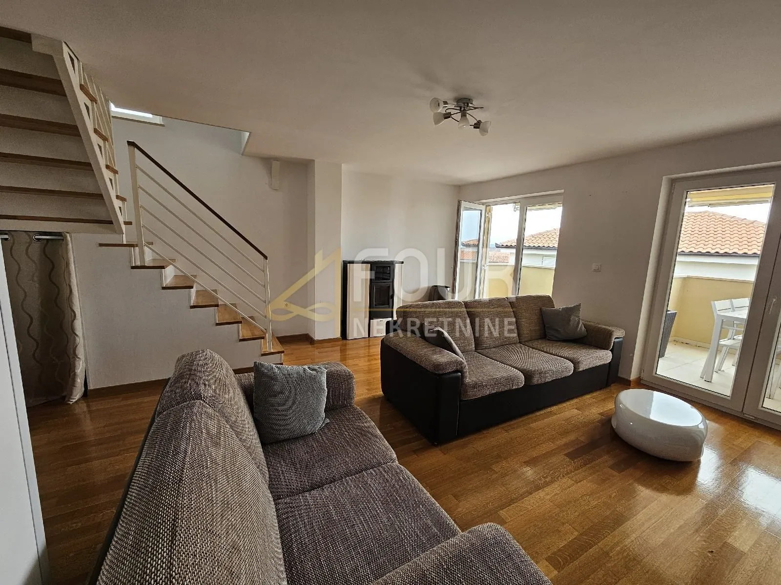 otok krk, malinska, 100.02m2, 3s+db, 2 lođe, pogled na more - slika 2