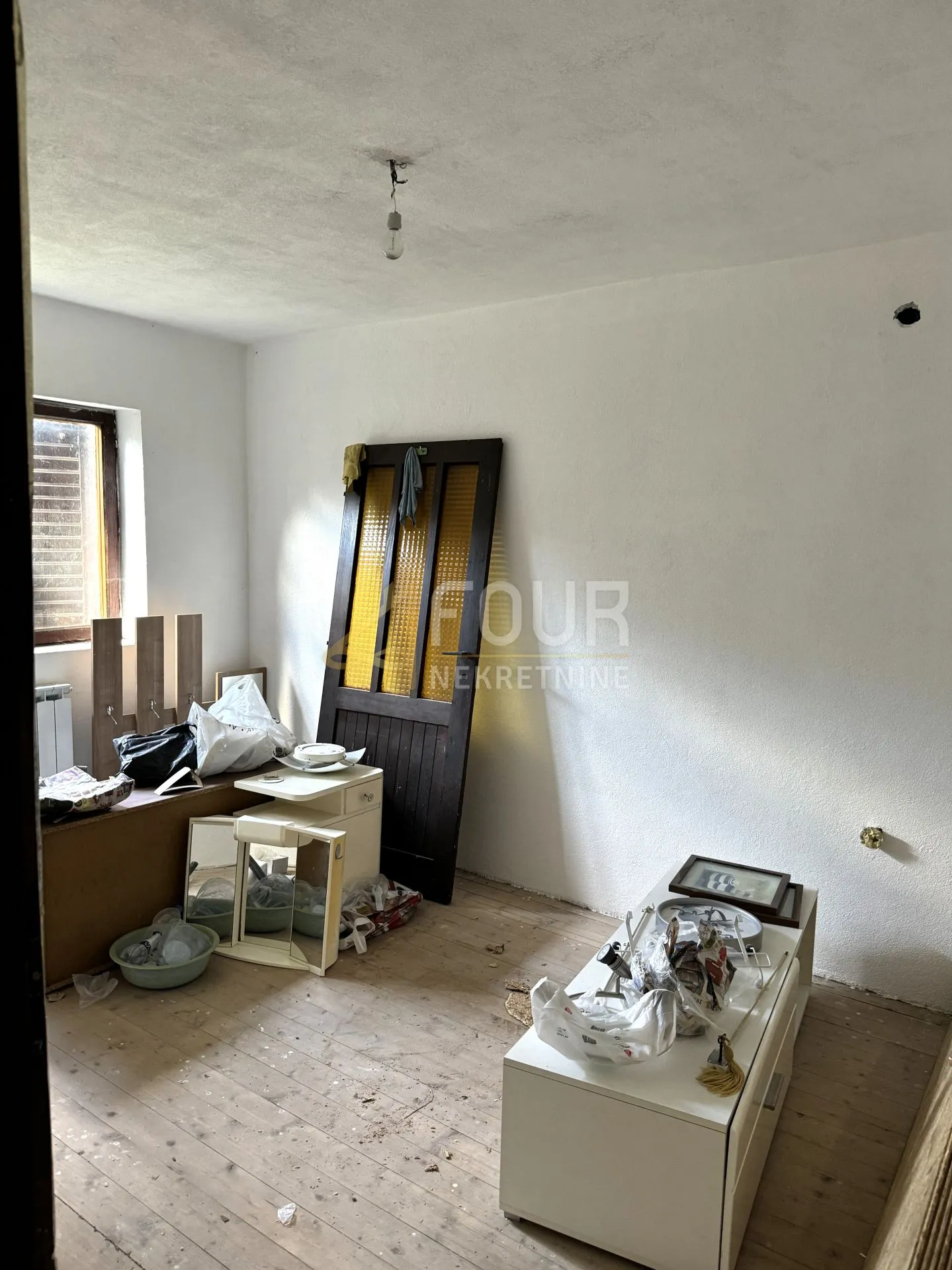 tounj - okolica, samostojeća kuća 200m2, terasa, balkon - slika 4