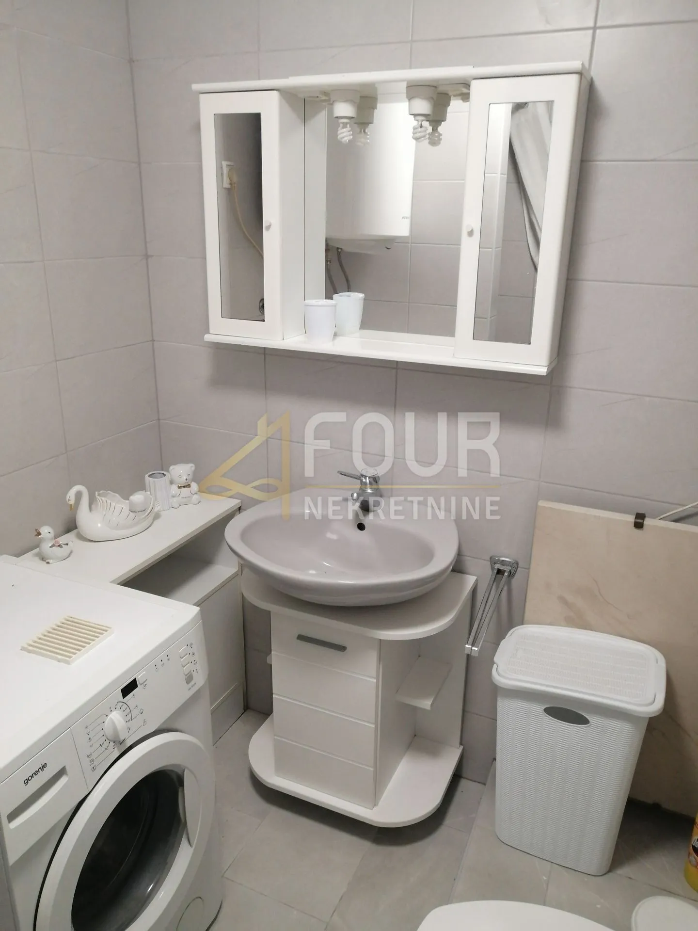 gorski kotar, brod na kupi, kuća 400m2 s velikom okućnicom - slika 22