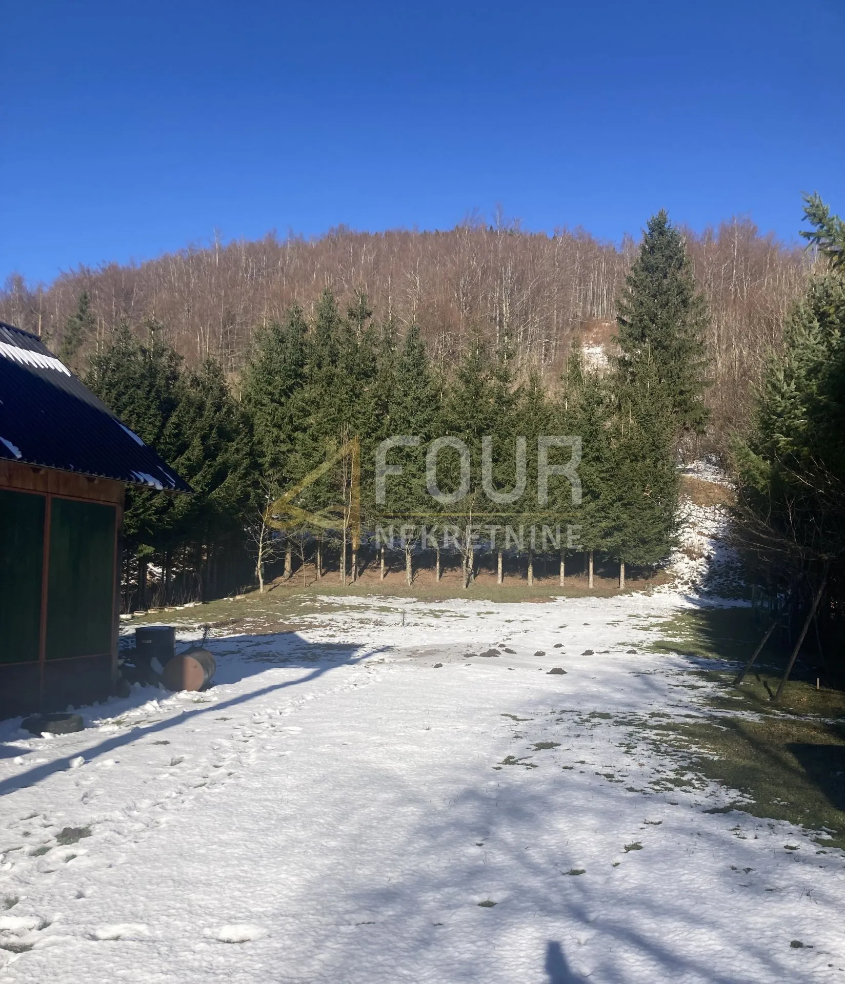 Gorski kotar, Mrkopalj, samostojeća kuća, velika okućnica