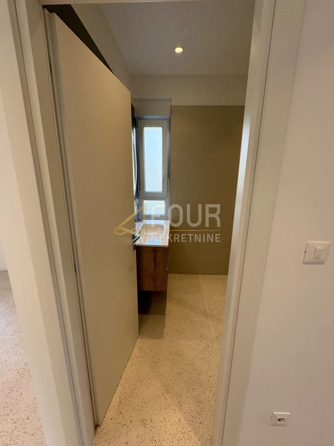 rijeka, vojak, 97m2, 3skl, balkon - slika 24