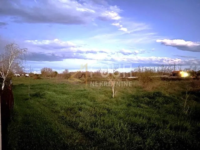Istra, Pula - okolica, Šikići, poljoprivredno zemljište, 2.298m2