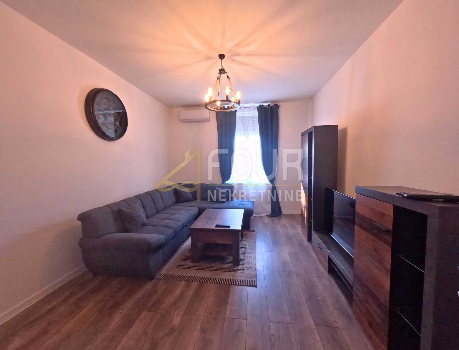 Rijeka, širi Centar, 98.48m2, 4s+db, balkon, adaptiran gospodski stan!