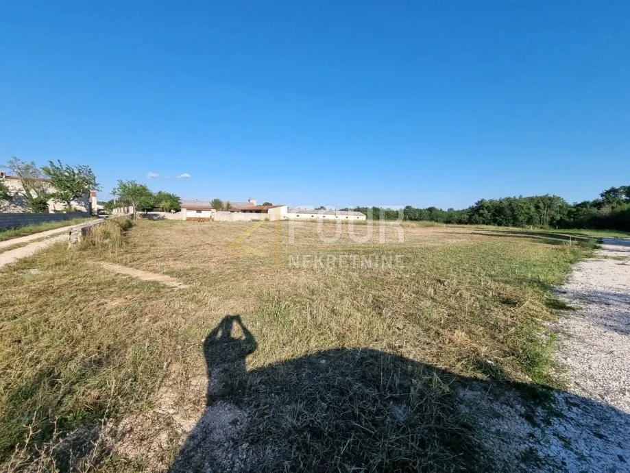 istra, žminj, građevinsko zemljište 701m2 - slika 2
