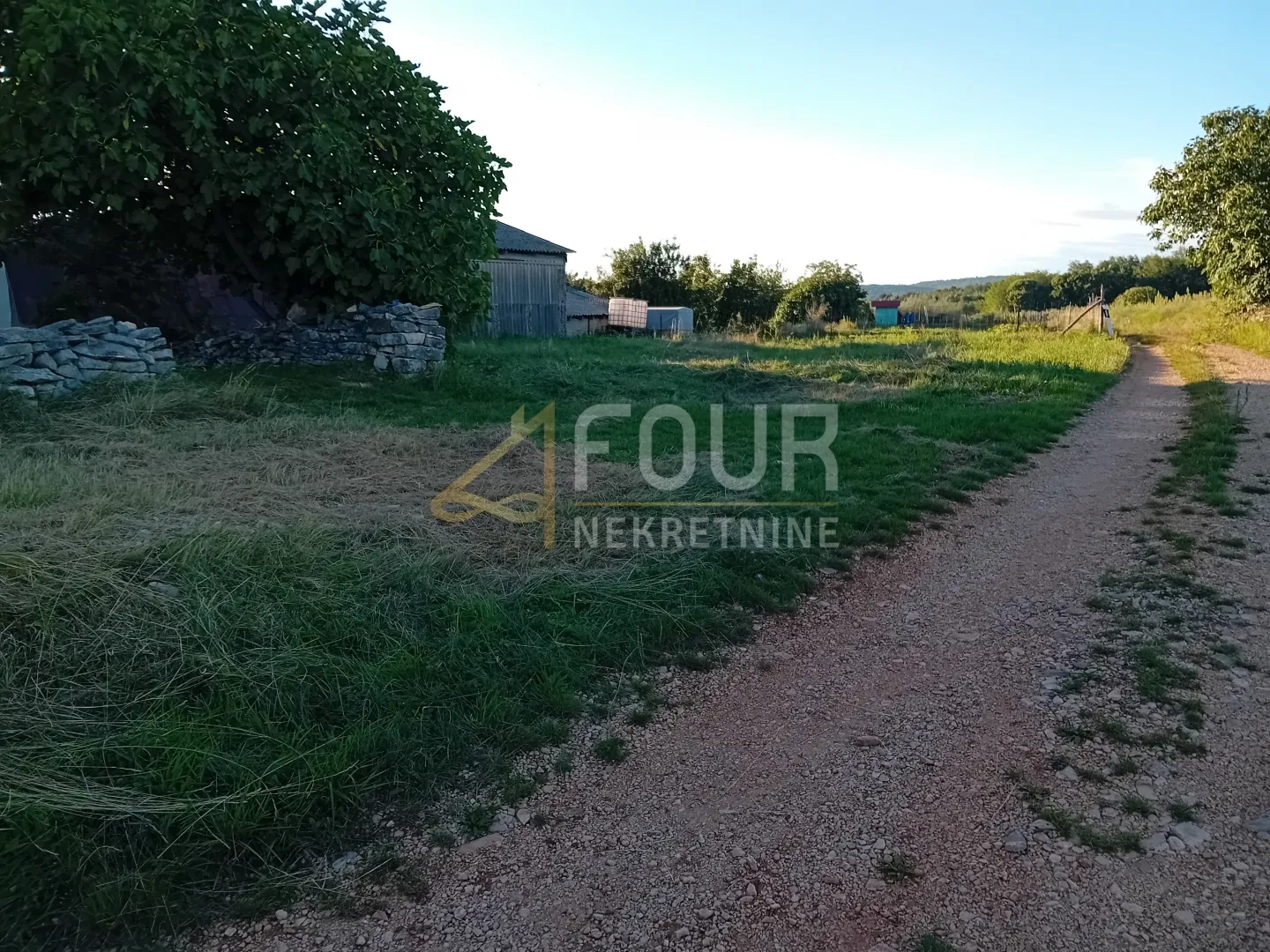 istra, oprtalj - okolica, građevinsko zemljište, 453m2 - slika 6