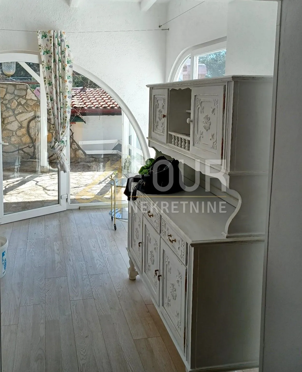 cres, kuća na odličnoj poziciji s pogledom na more i okućnicom - slika 7