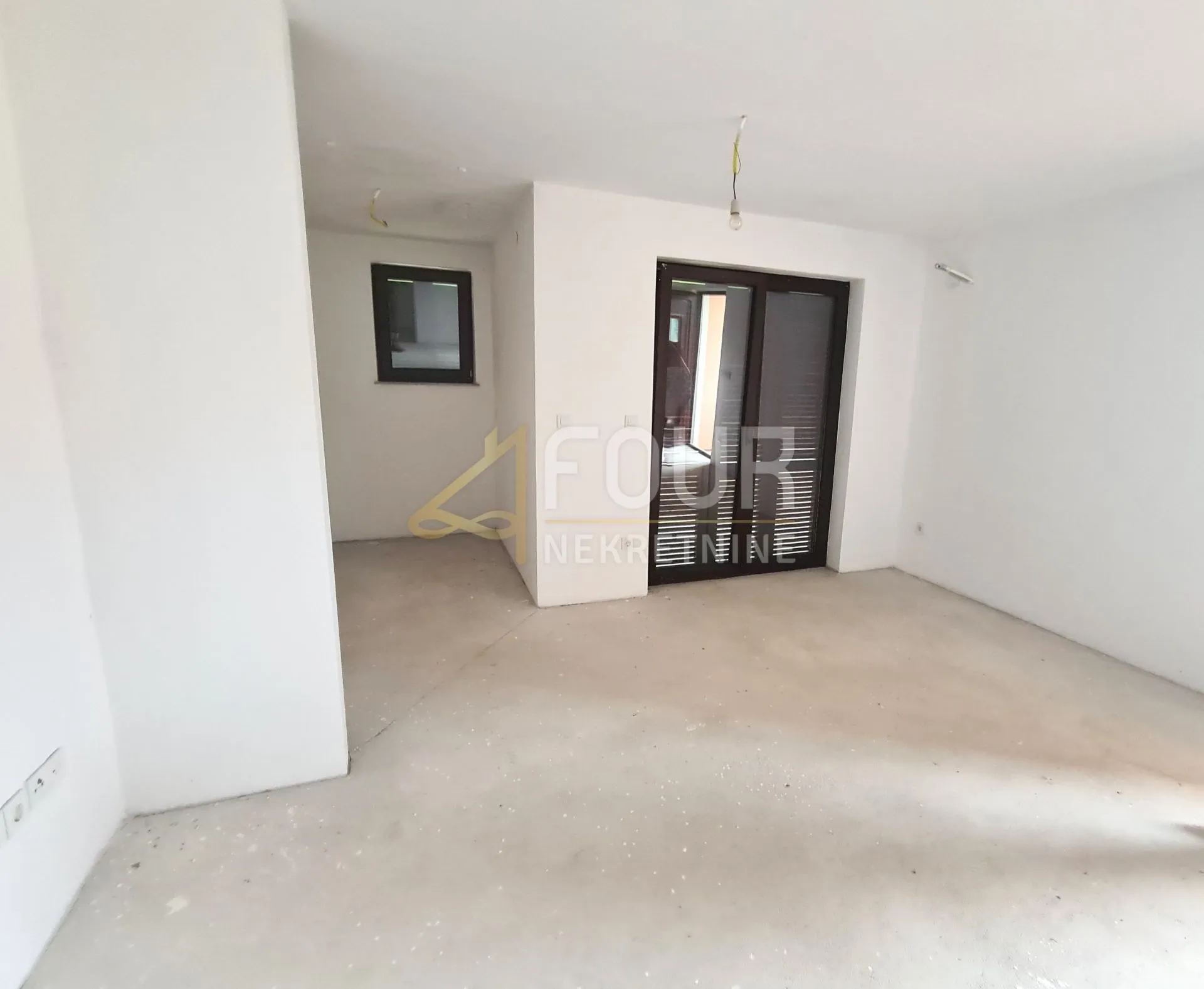 Otok Krk, Dobrinj - okolica, kuća s 4 stana, 225.96m2, okućnica