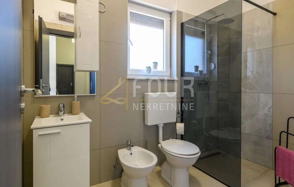 istra, labin - okolica, novogradnja, prizemnica s bazenom - slika 17