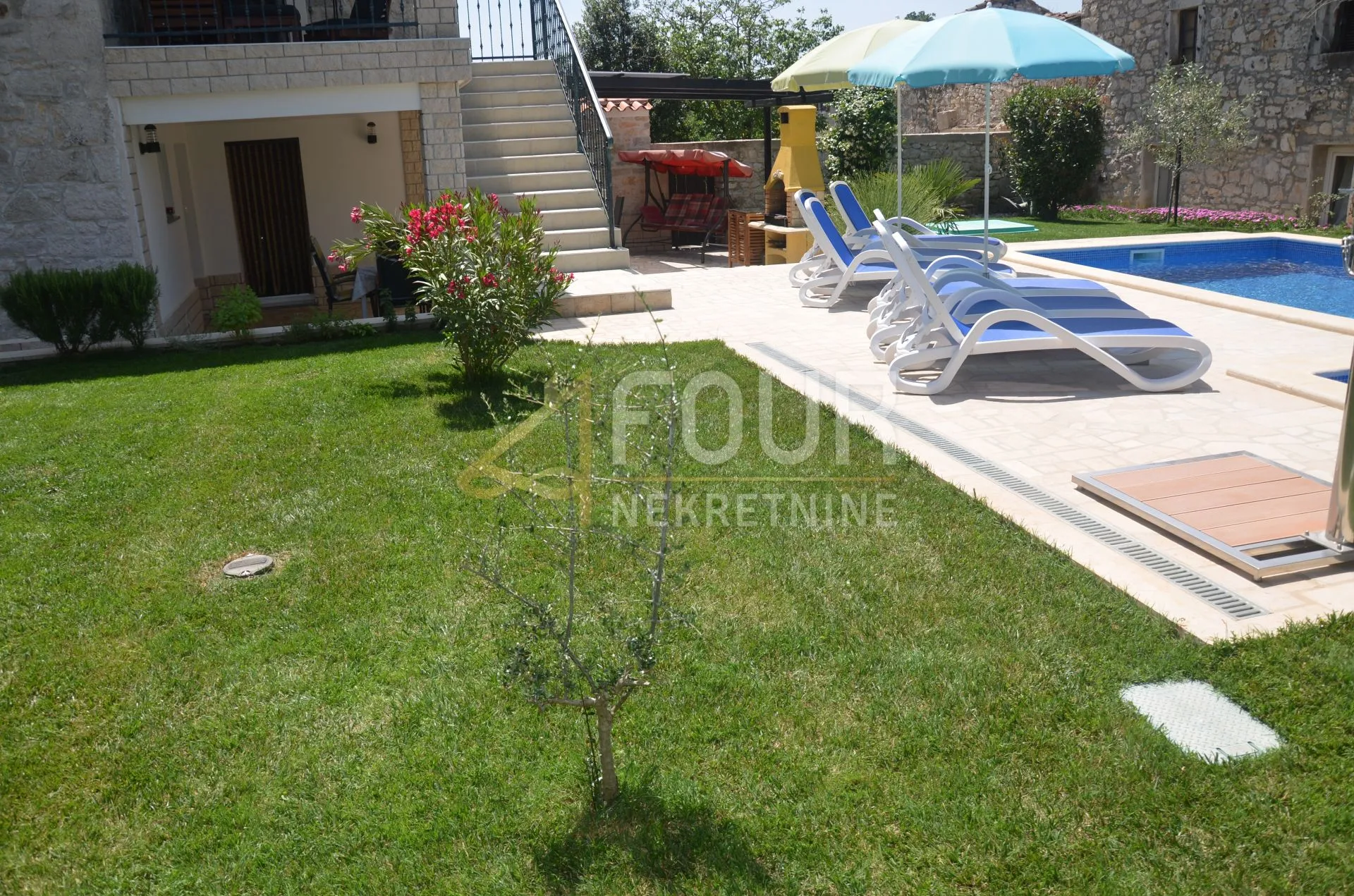 istra, poreč, kamena vila s bazenom - slika 11
