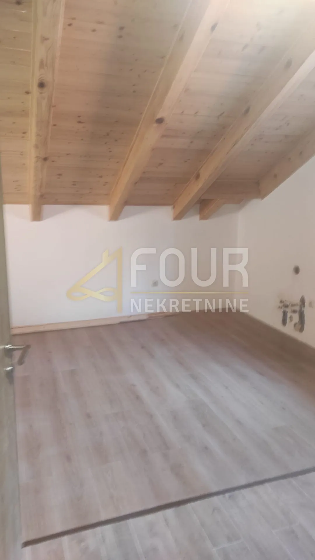 gorski kotar, vrbovsko - okolica, kuća od 355.14m2 na osami - slika 13