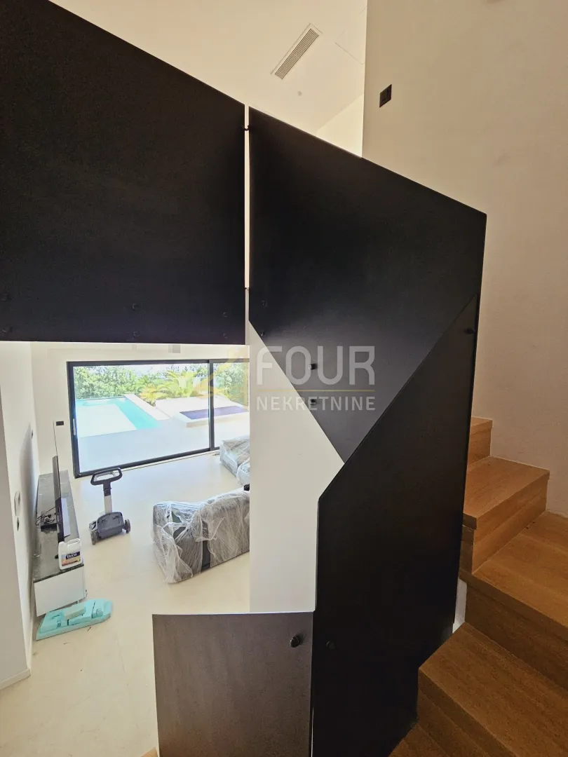 opatija, novogradnja, 238.01m2, dvoetažni 4s+db, bazen i okućnica - slika 23
