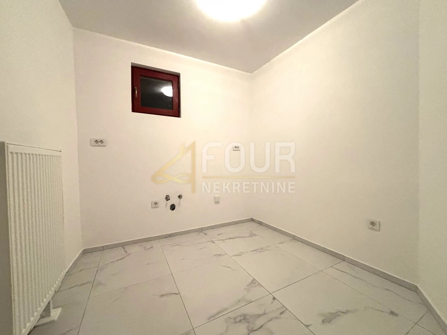 Novi Vinodolski, dvojna kuća 174m2