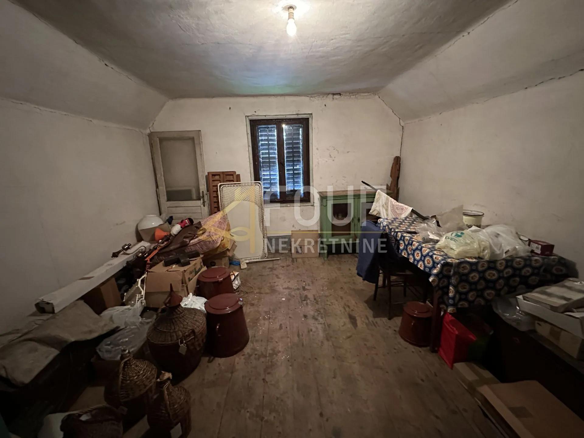 gorski kotar, brod moravice, samostojeća kuća 120m2, okućnica - slika 12