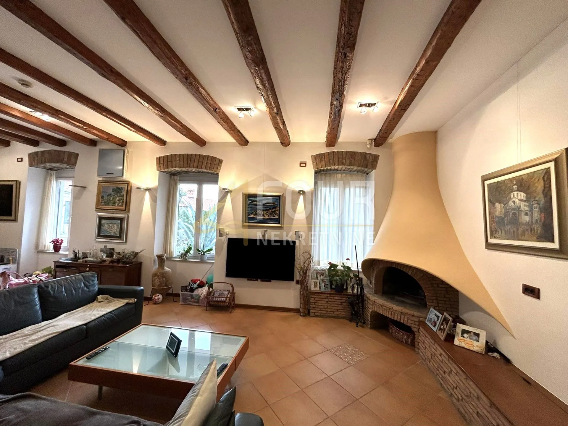 Rijeka, Zamet, 230m2, samostojeća kuća, konoba, garaža