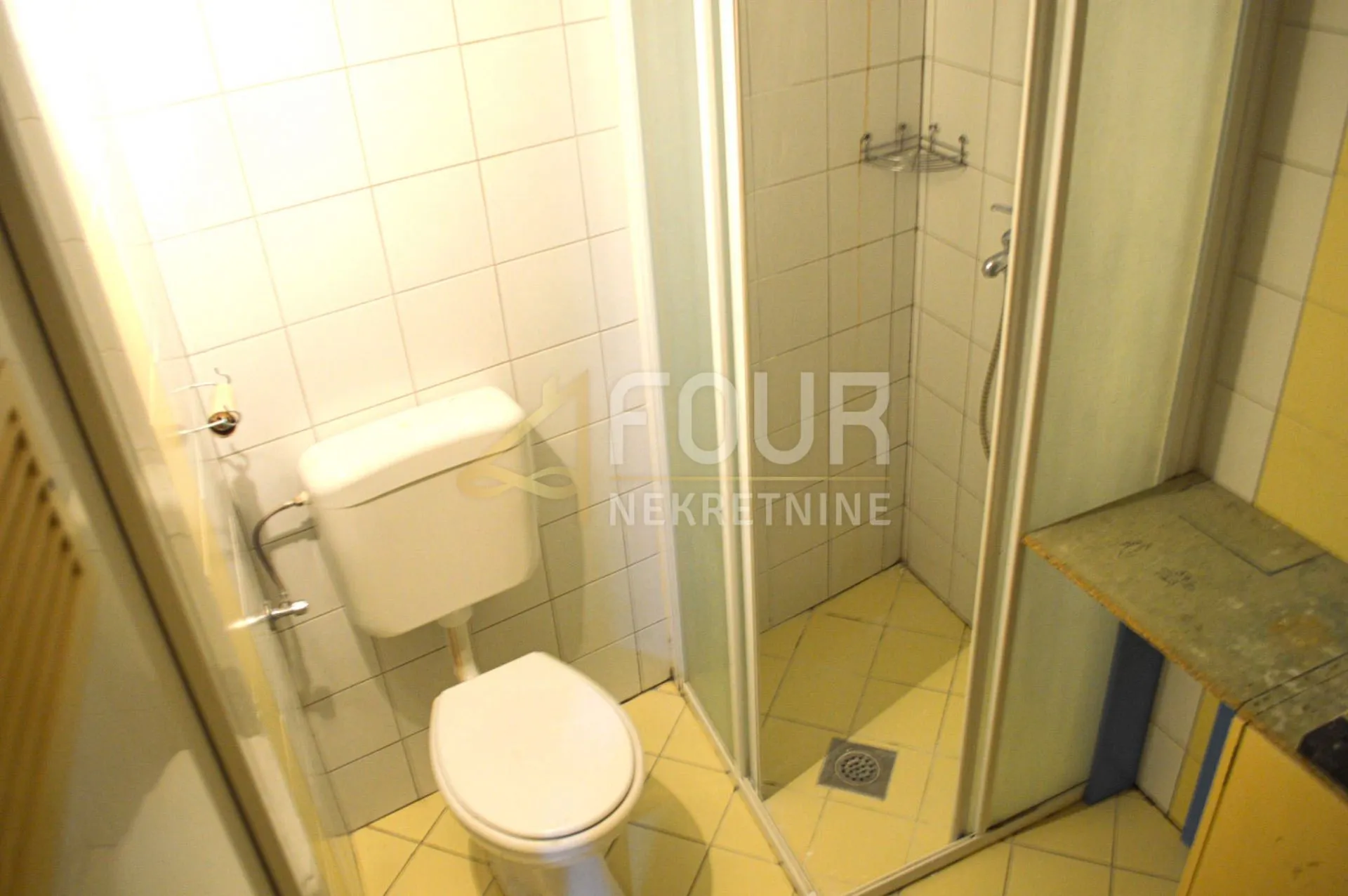 istra, labin, 38.18m2, u naravi garsonijera + galerija - slika 4