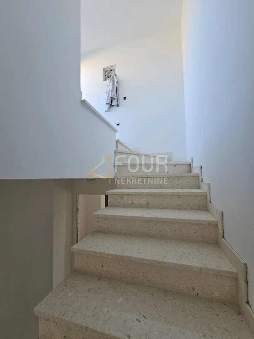 tribunj, moderna i kvalitetna novogradnja, 200m od mora - slika 20