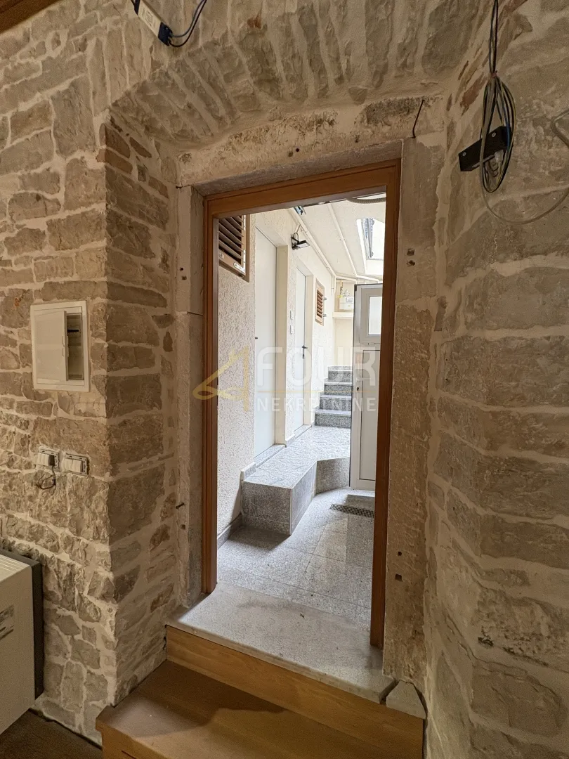 zakup, pula, centar, poslovni prostor, 36.30m2 - slika 8