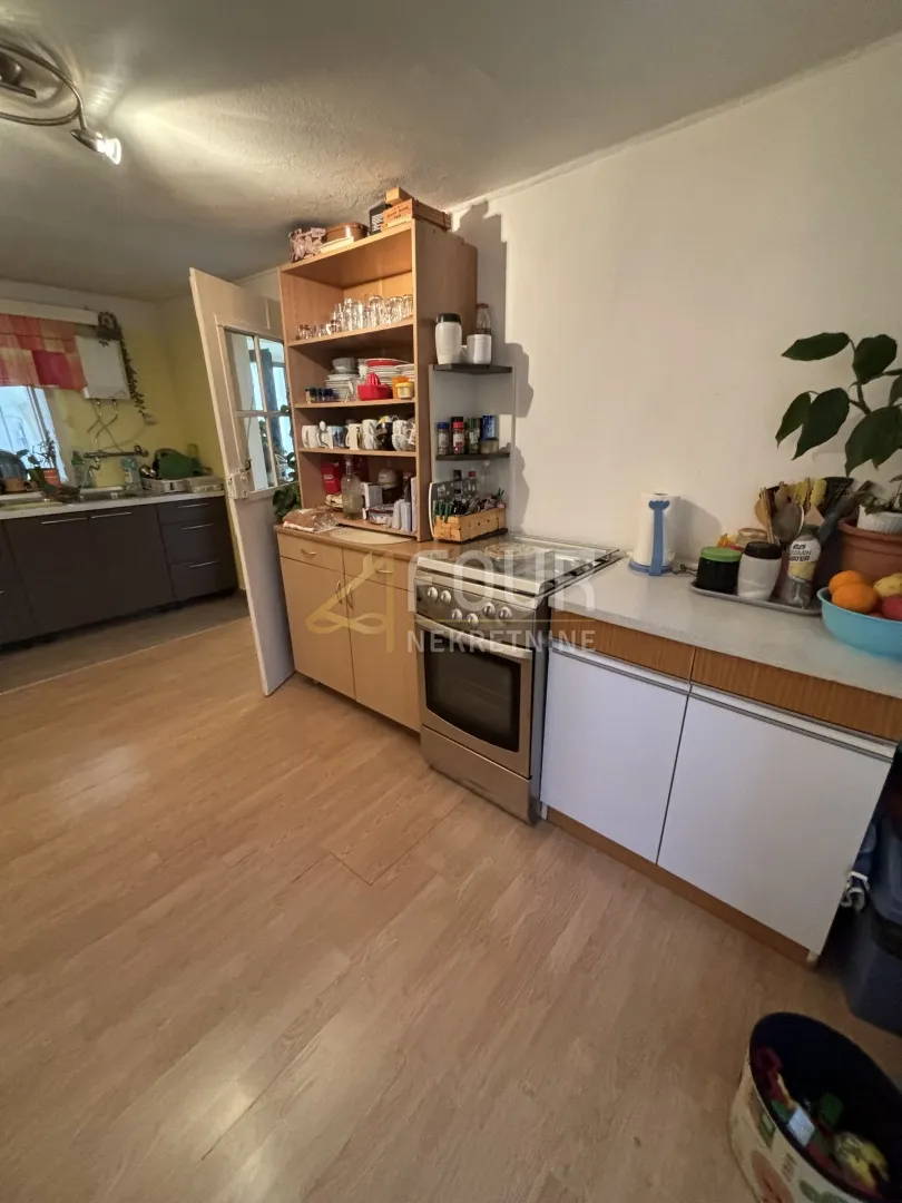 jelenje, kuća u nizu - starina, p+1, okućnica - slika 2