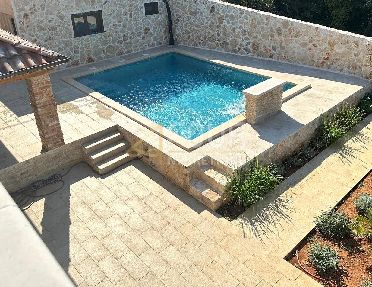 otok krk, soline - okolica, novogradnja s bazenom 149.76m2, konoba - slika 2