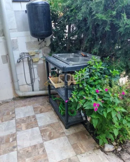 istra, novigrad - okolica, stan sa zatvorenom terasom i okućnicom na korištenje - slika 2