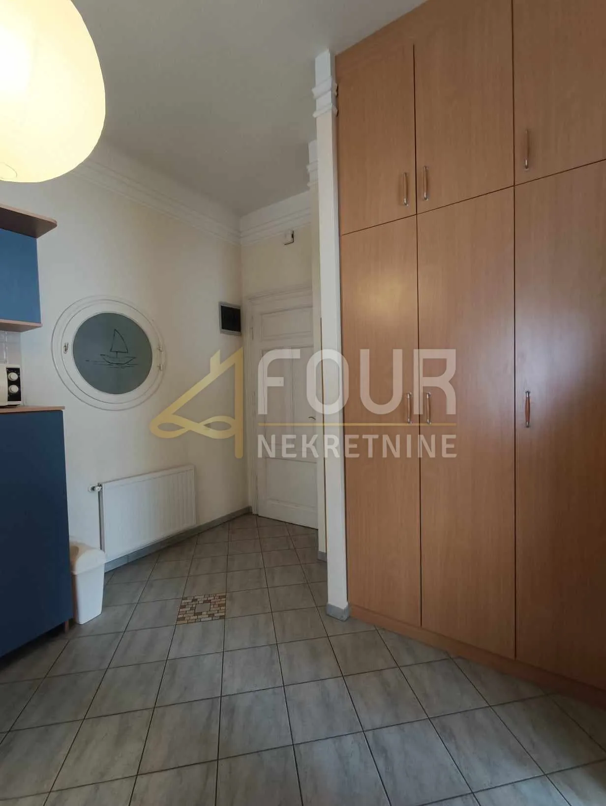 opatija, 120.46m2, u naravi dva stana, 3 balkona - slika 9